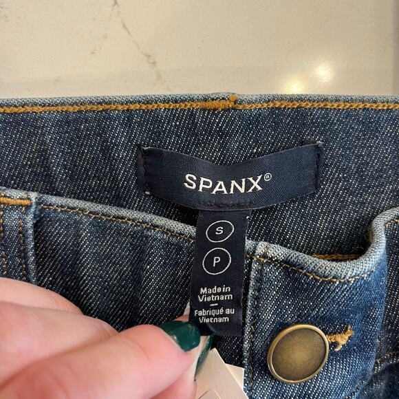 NWT Spanx SPANXshape EveryWear Flare Jeans in Authentic Blue Size Small - Picture 6 of 12